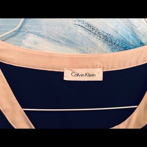 Calvin Klein XL black top with grayish trim band